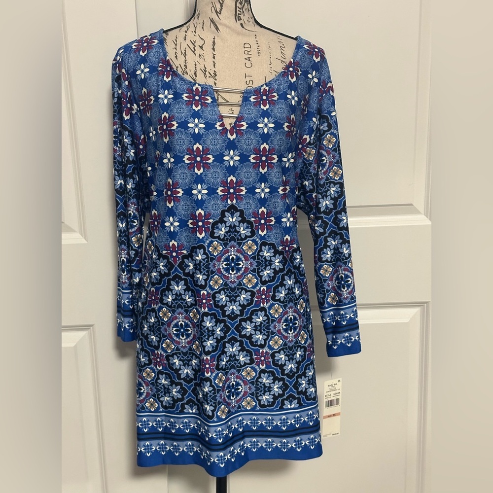 Ruby Rd. Blue and White Floral Tunic - Picture 2 of 10